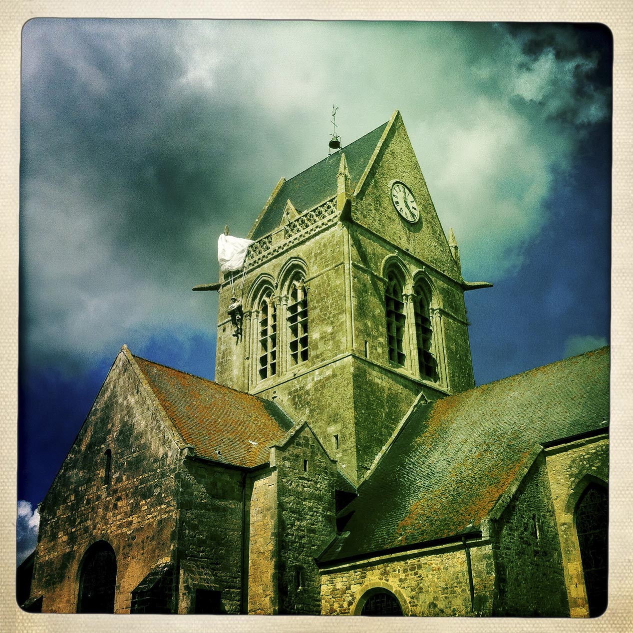 Saint Mère Église, in memory of Private John M. Steele © Matteo Brogi